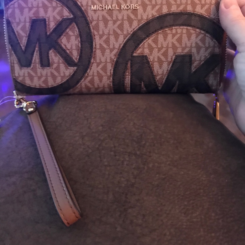 Brand new Michael Kors wristlet
